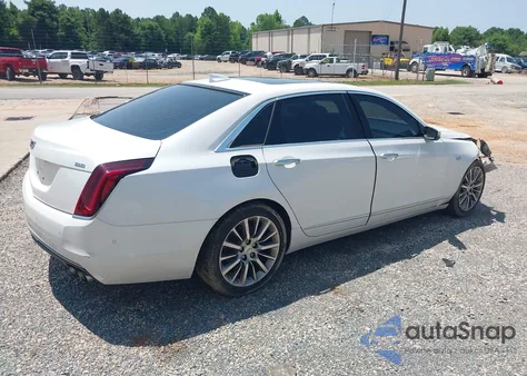 2017 Cadillac Ct6 Luxury z USA, uszkodzony, nr VIN 1G6KD5RS9HU178852